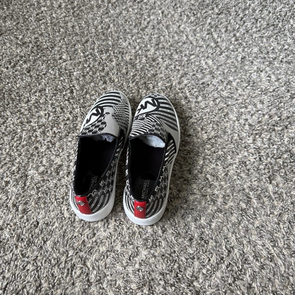 Michael Kors Slip-On Keaton Leather Sneakers Shoe Black White Logo Size 6 New - Picture 7 of 10